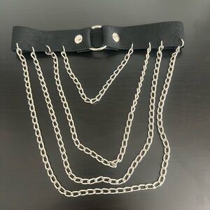 Dark necklace with 3 hanging chains ⛓️